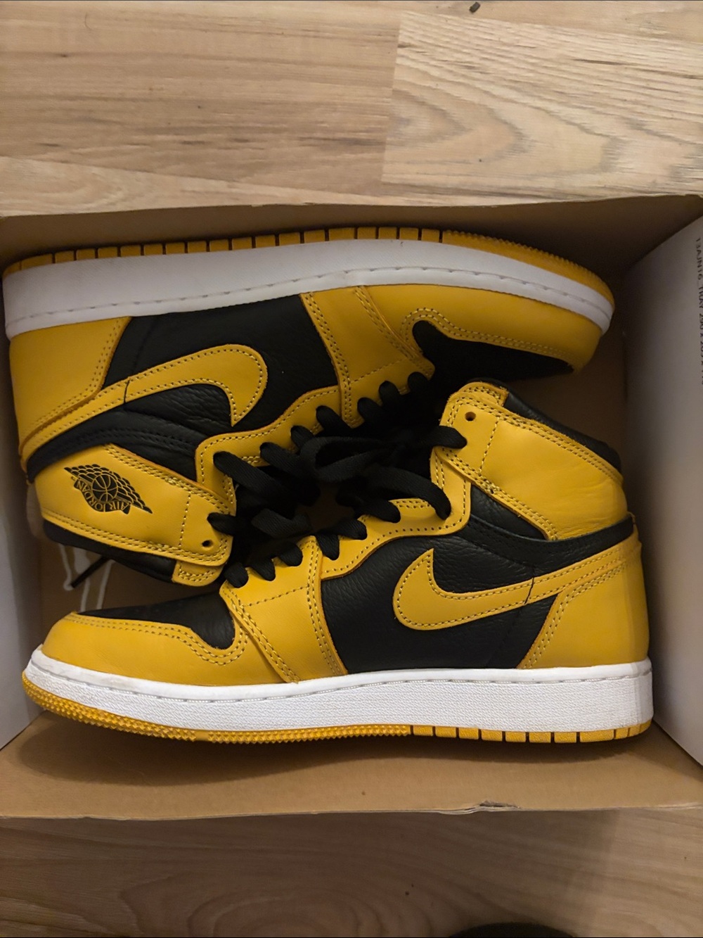 Nike Air Jordan 1 High Top - Yellow/Black Grade School 6Y